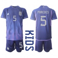 Billiga Argentina Leandro Paredes #5 Barnkläder Borta fotbollskläder till baby VM 2022 Kortärmad (+ Korta byxor)